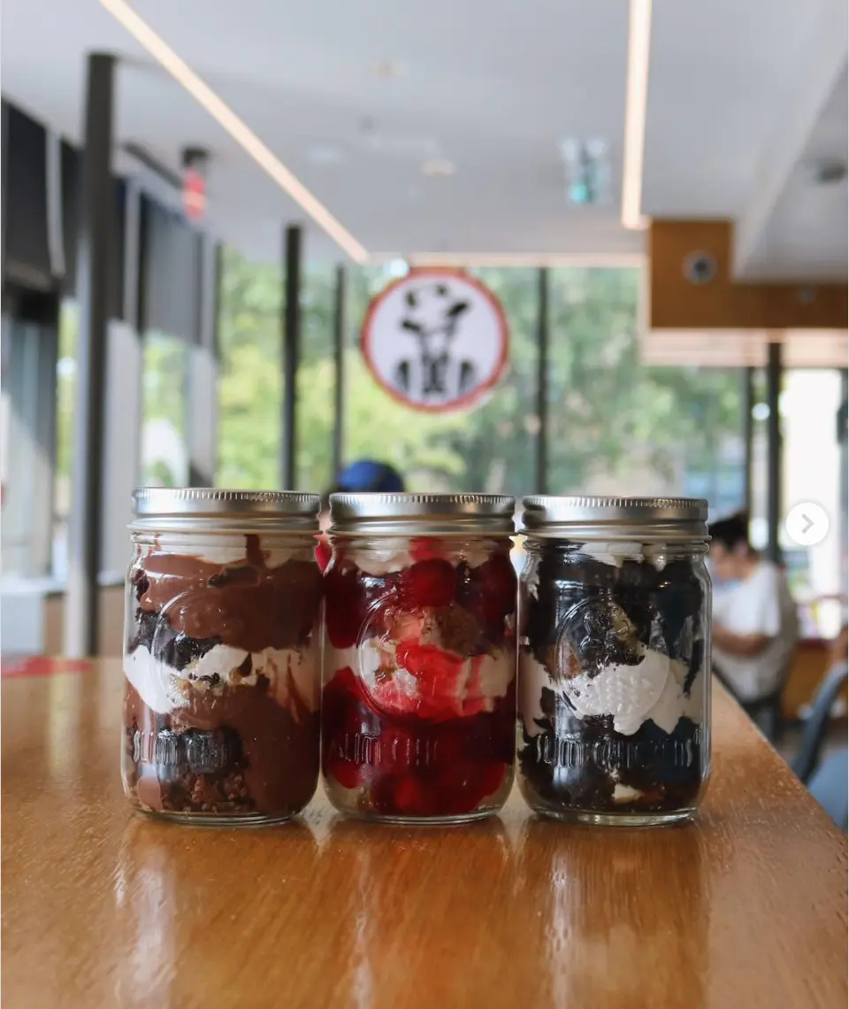 Slim Chickens FREE jar dessert birthday offer and/or products